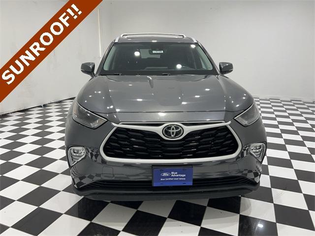 used 2022 Toyota Highlander car, priced at $30,590