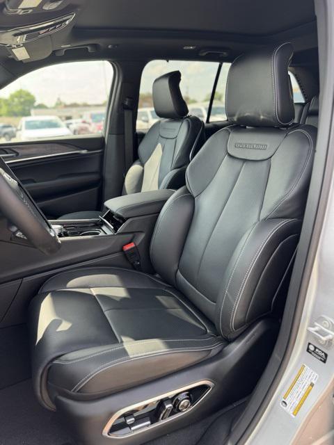 new 2025 Jeep Grand Cherokee car, priced at $56,168