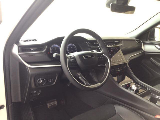 new 2025 Jeep Grand Cherokee car, priced at $45,780