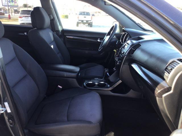 used 2011 Kia Sorento car, priced at $4,000