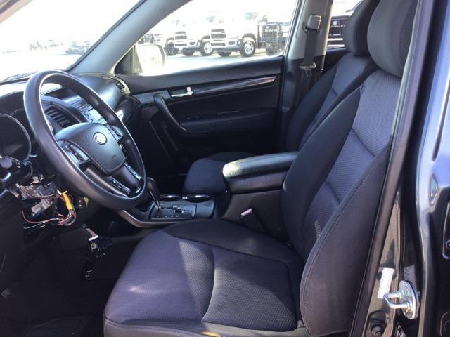 used 2011 Kia Sorento car, priced at $4,000