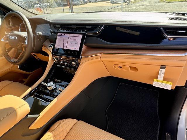 new 2025 Jeep Grand Cherokee car, priced at $64,750