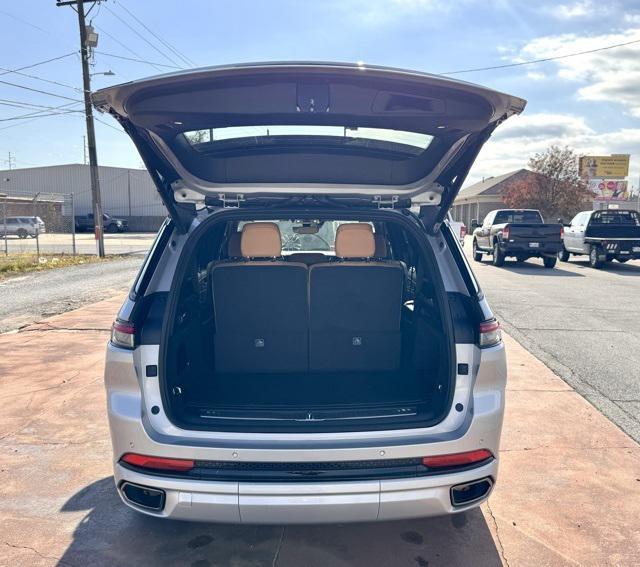 new 2025 Jeep Grand Cherokee L car