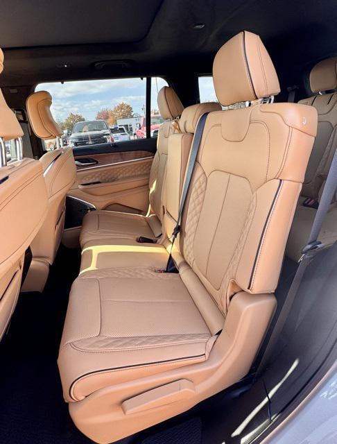 new 2025 Jeep Grand Cherokee L car