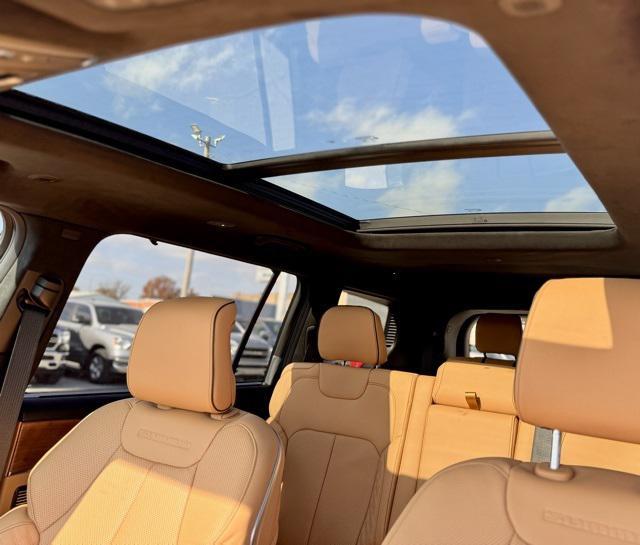 new 2025 Jeep Grand Cherokee L car