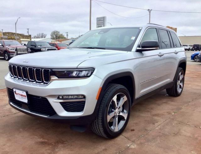 new 2025 Jeep Grand Cherokee car, priced at $45,133