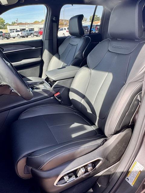 new 2025 Jeep Grand Cherokee car, priced at $60,750
