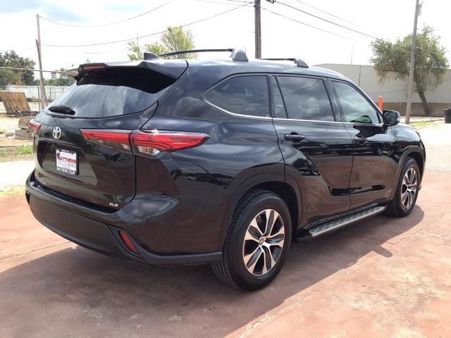 used 2021 Toyota Highlander car, priced at $33,250