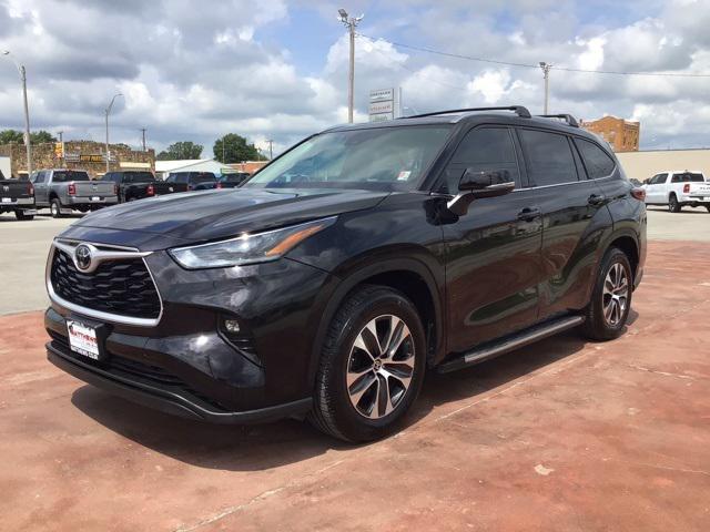 used 2021 Toyota Highlander car, priced at $33,250