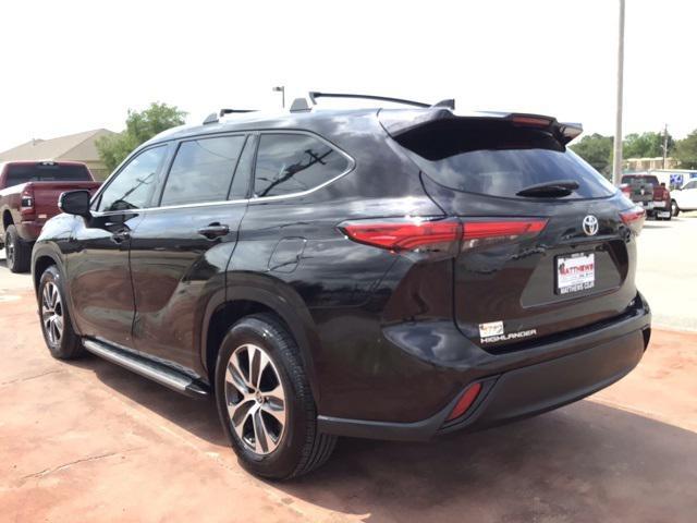 used 2021 Toyota Highlander car, priced at $33,250