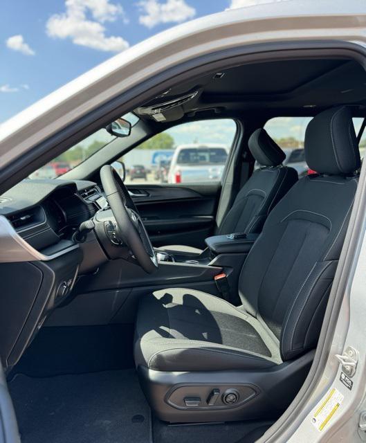 new 2024 Jeep Grand Cherokee L car, priced at $37,775