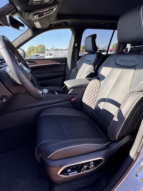 new 2025 Jeep Grand Cherokee car, priced at $62,750