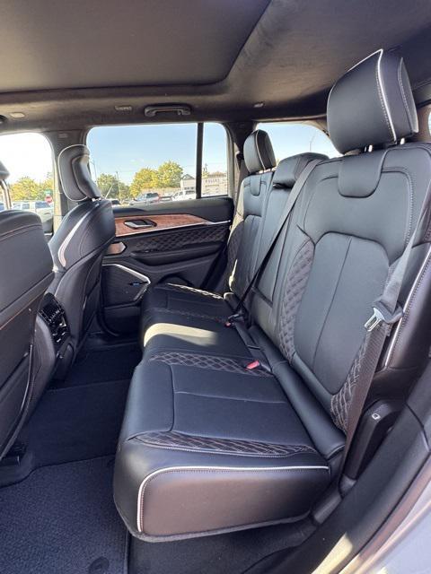 new 2025 Jeep Grand Cherokee car, priced at $62,750