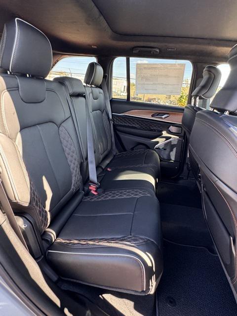 new 2025 Jeep Grand Cherokee car, priced at $62,750
