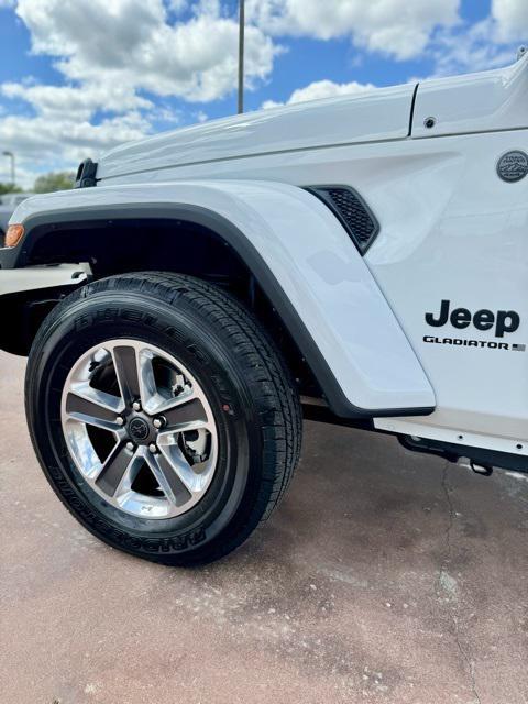 new 2024 Jeep Gladiator car, priced at $52,987