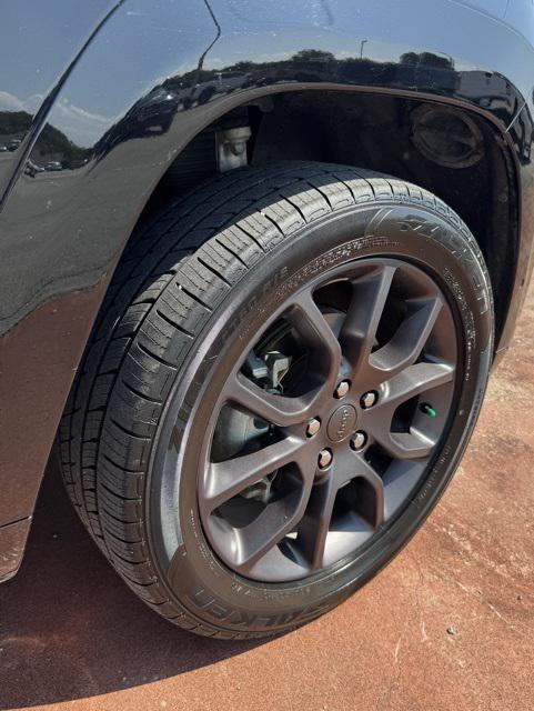 used 2020 Jeep Grand Cherokee car, priced at $26,000
