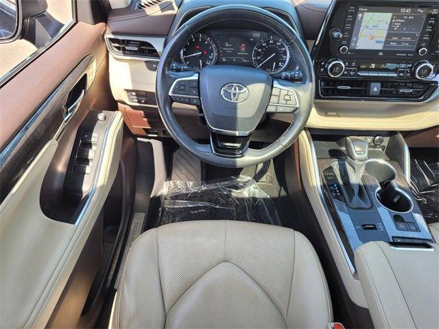 used 2020 Toyota Highlander car, priced at $26,980