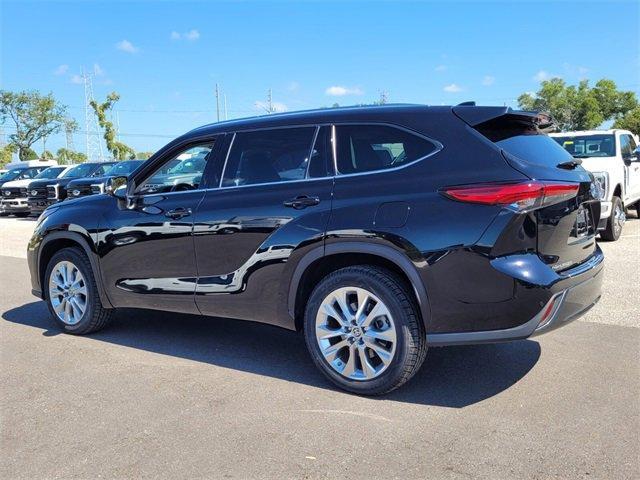 used 2020 Toyota Highlander car, priced at $26,980