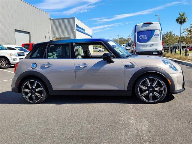 used 2022 MINI Hardtop car, priced at $24,500