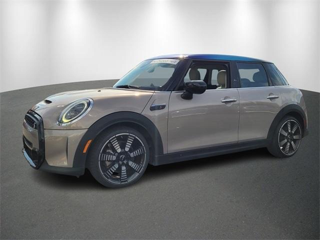 used 2022 MINI Hardtop car, priced at $24,995