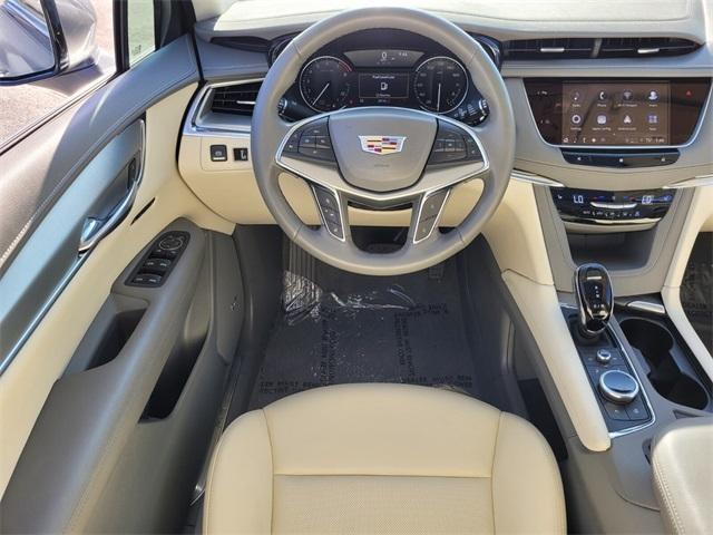 used 2021 Cadillac XT5 car, priced at $30,820