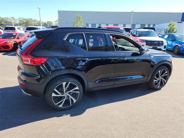 used 2020 Volvo XC40 car, priced at $25,500