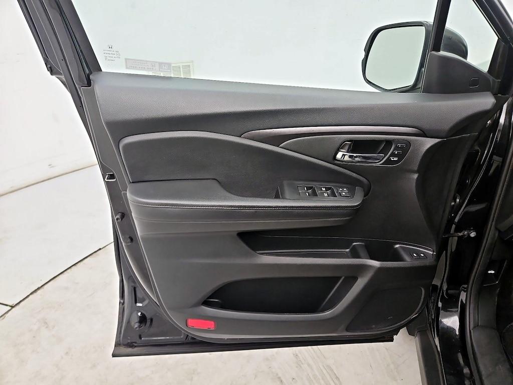 used 2022 Honda Pilot car, priced at $34,998