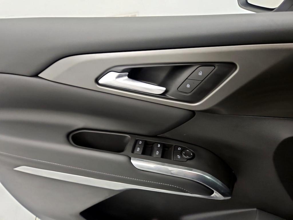 used 2025 Chevrolet Traverse car, priced at $37,998