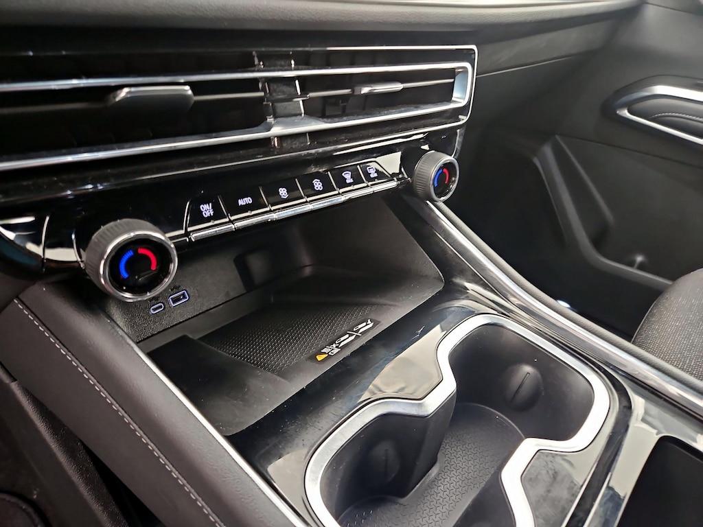 used 2025 Chevrolet Traverse car, priced at $37,998