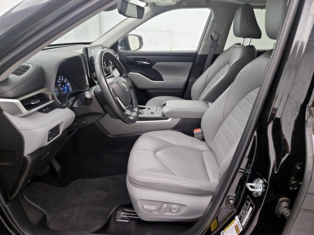 used 2022 Toyota Highlander Hybrid car, priced at $42,998