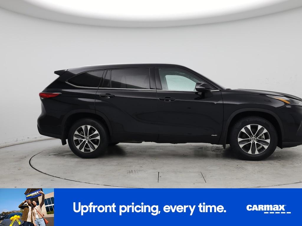 used 2022 Toyota Highlander Hybrid car, priced at $42,998
