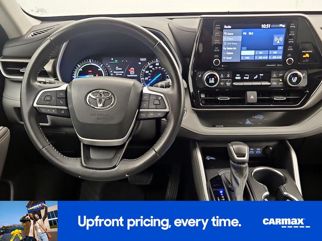 used 2022 Toyota Highlander Hybrid car, priced at $42,998