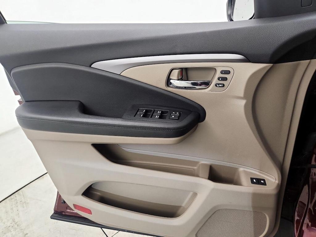 used 2022 Honda Pilot car, priced at $37,998