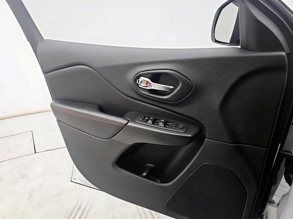used 2021 Jeep Cherokee car, priced at $25,998