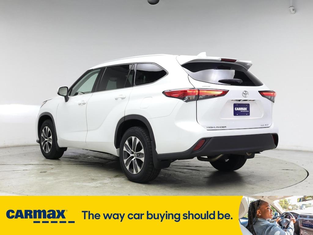 used 2022 Toyota Highlander car, priced at $36,998