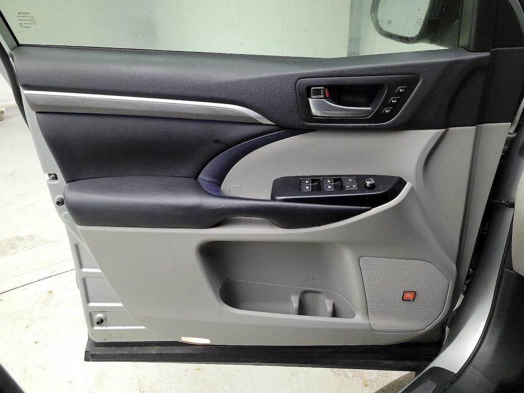 used 2018 Toyota Highlander car, priced at $23,998