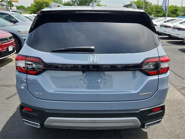 used 2025 Honda Pilot car, priced at $49,987