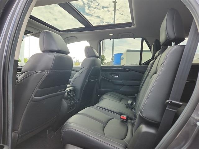 used 2025 Honda Pilot car, priced at $47,736