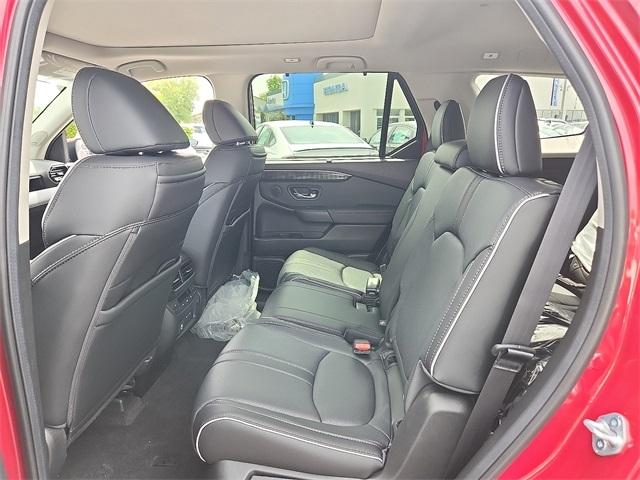 new 2025 Honda Pilot car, priced at $54,985