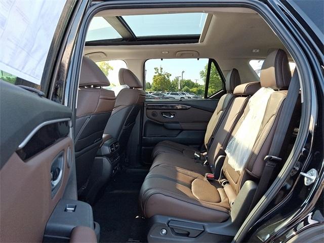new 2025 Honda Pilot car, priced at $55,305