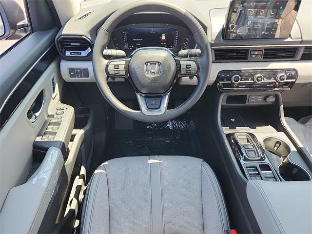 new 2025 Honda Pilot car, priced at $54,530