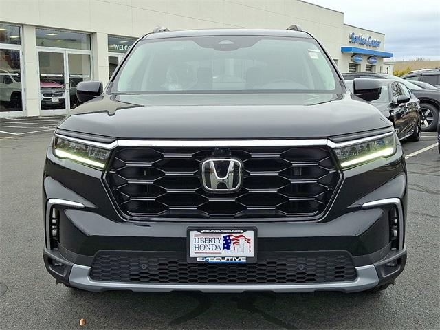 new 2025 Honda Pilot car, priced at $54,575