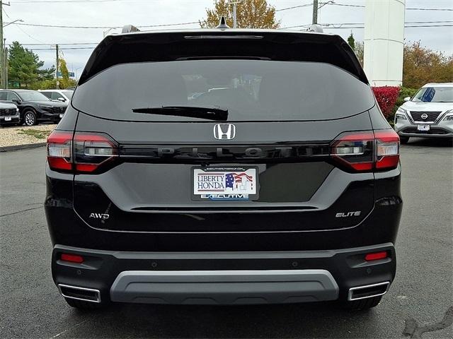 new 2025 Honda Pilot car, priced at $54,575