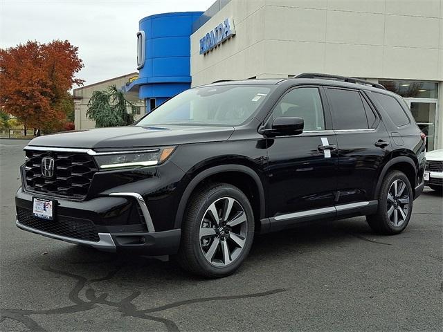 new 2025 Honda Pilot car, priced at $54,575