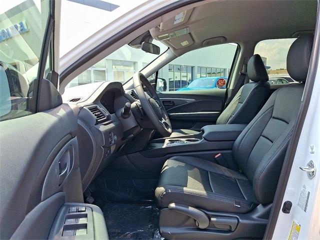 new 2025 Honda Ridgeline car, priced at $43,900