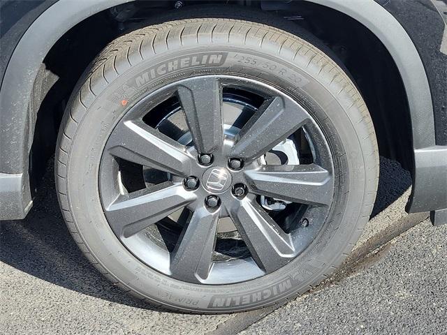 new 2025 Honda Pilot car, priced at $43,795