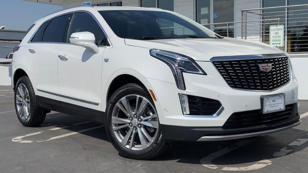 new 2025 Cadillac XT5 car, priced at $54,985
