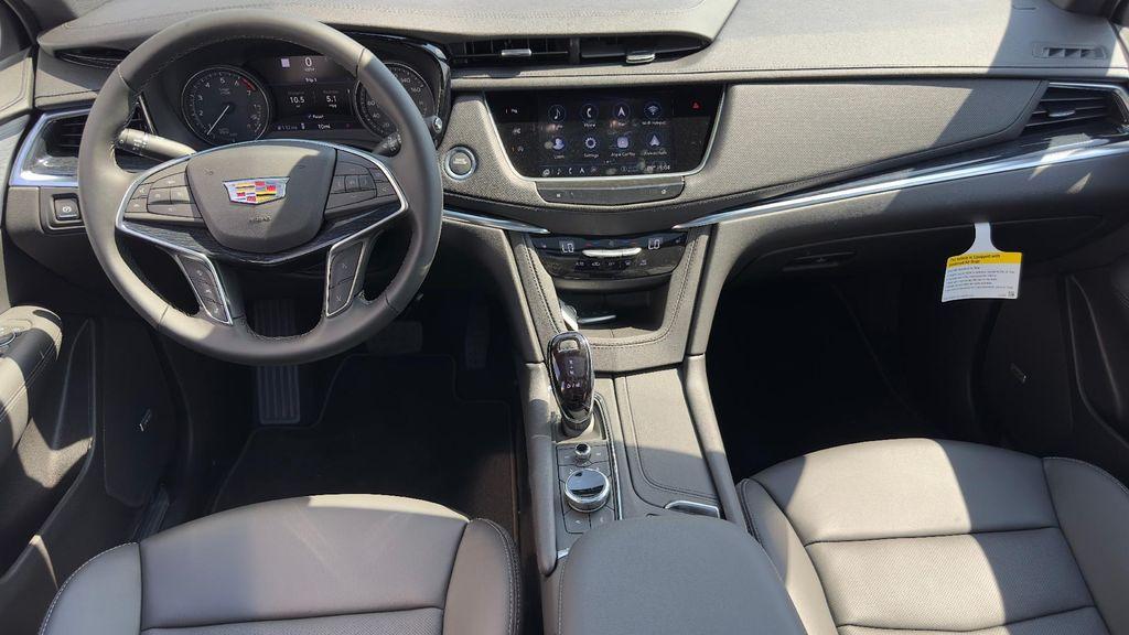 new 2025 Cadillac XT5 car, priced at $54,985