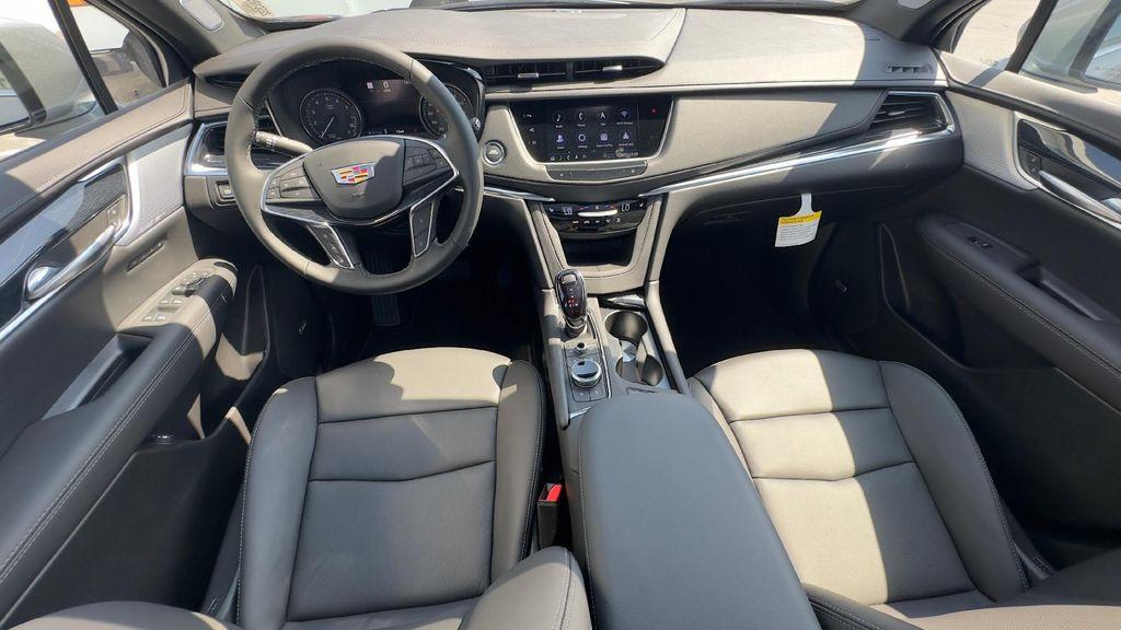 new 2025 Cadillac XT5 car, priced at $53,760