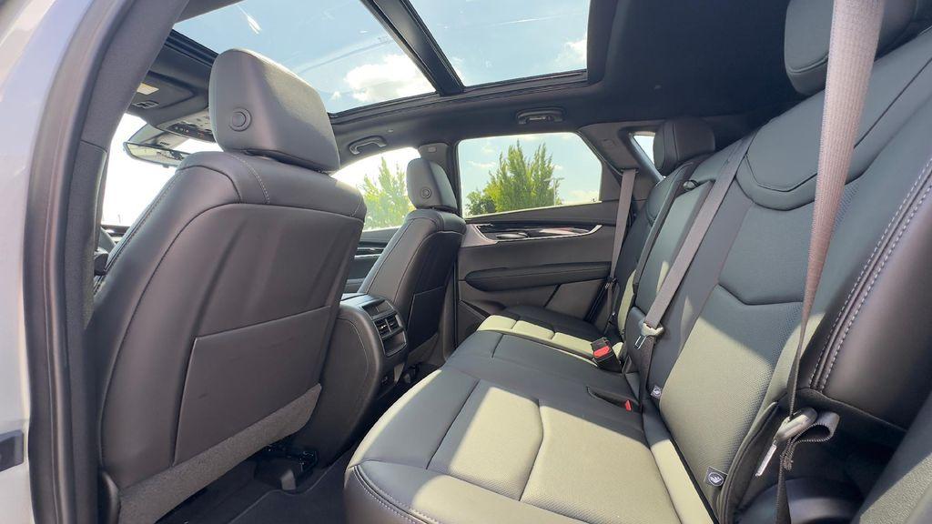 new 2025 Cadillac XT5 car, priced at $53,760
